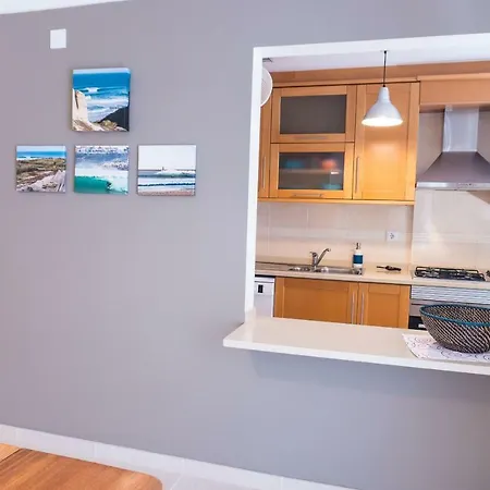 Baleal: Sunshine By The Pool * Ferrel (Leiria)