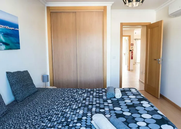 Baleal: Sunshine By The Pool